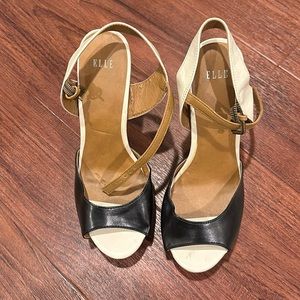 ELLE size 8 wedges